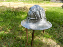 klobouk z Maciejowské bible/Kettlehat from Morgan bible